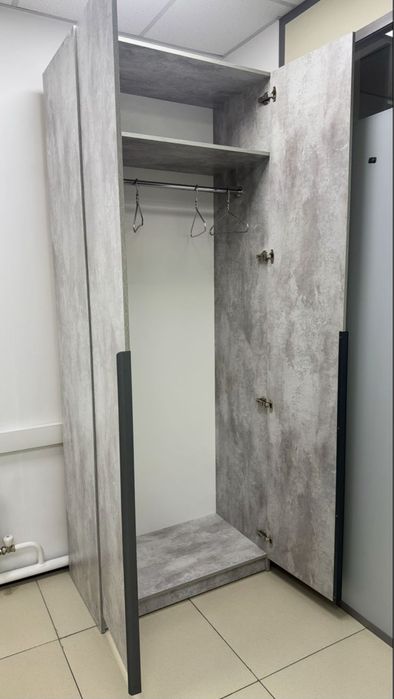 Шкаф почти новый