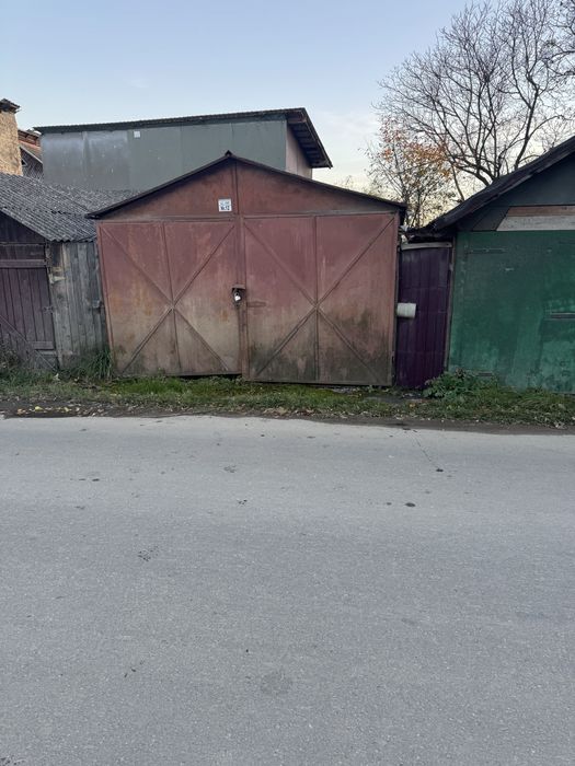 Garaj de vanzare