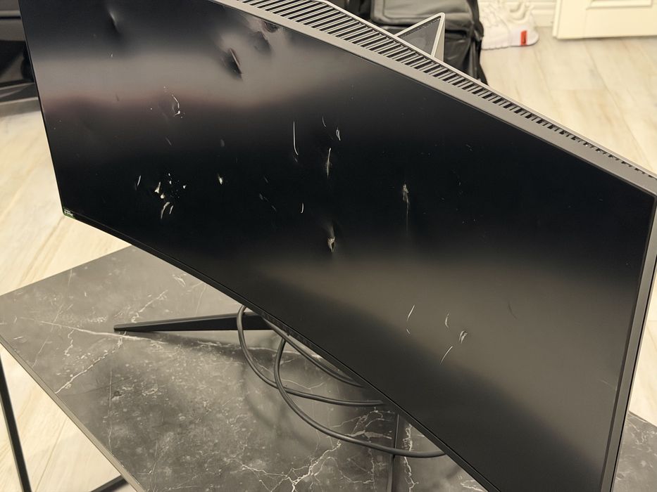 Monitor Alienware 34” defect