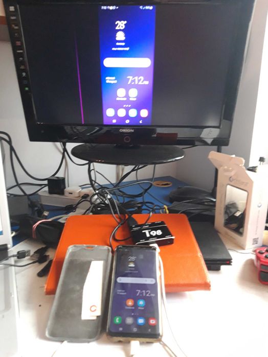 Adaptor-EZCast cu fir pentru oglindire ecran telefon