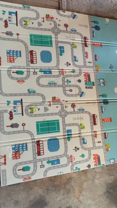 Двустранно детско килимче, градът и гората 200/180см