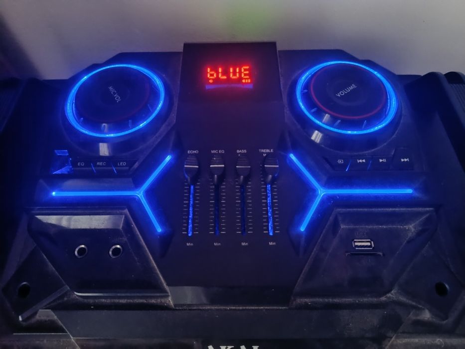 Vând boxa Akai ABTS-T1203