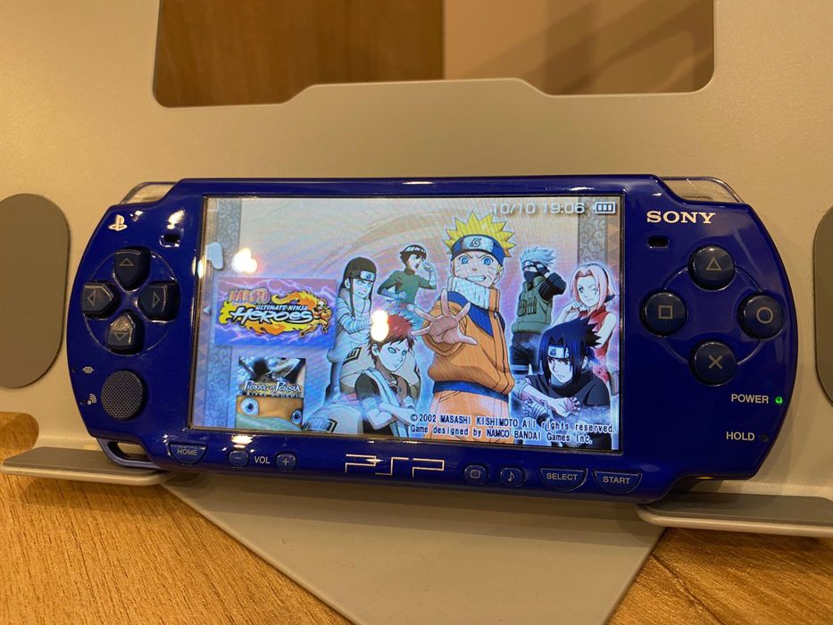 PSP 2000 (Metallic Blue) — stare excelentă, 64 GB, jocuri instalate