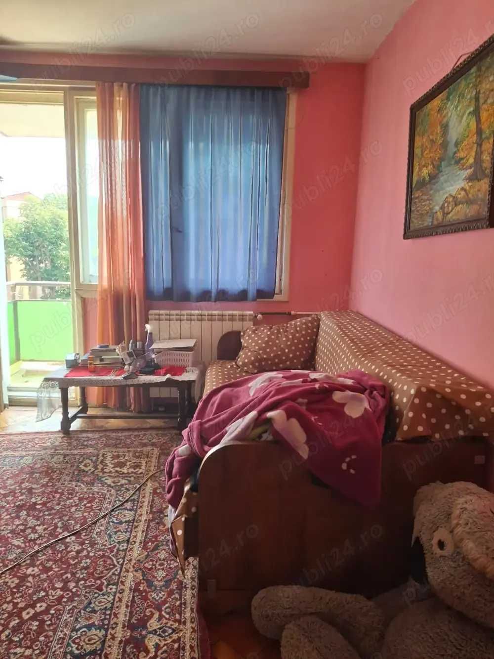 Vand apartament 2 camere Etaj 3