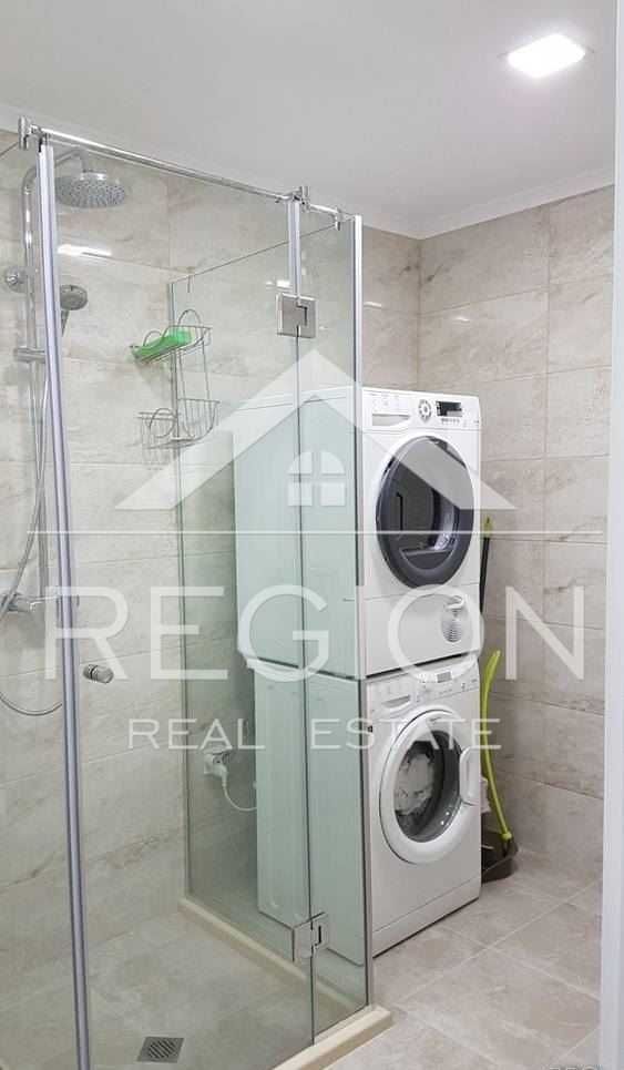 Дава се под наем Тристаен апартамент в Варна, Център - 122 кв.м за 1200 € - Снимка #12