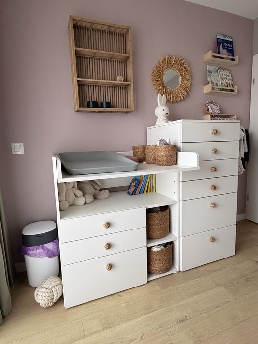 Comoda cu masa de schimbat si saltea schimbat Leander Cadou si dulap