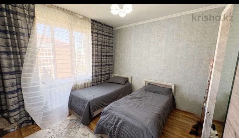 кровать односпальная с матрасом