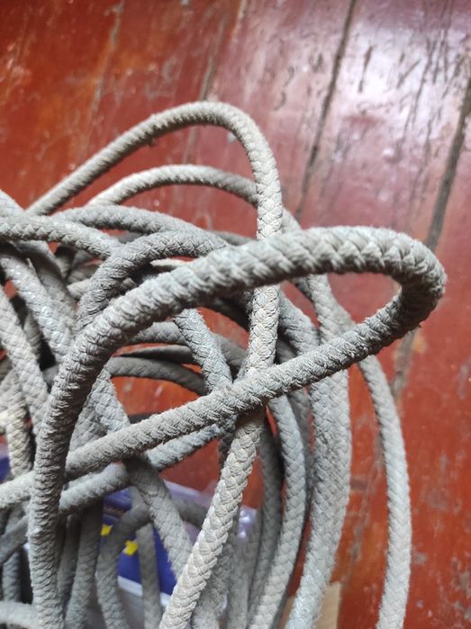 Продам альпенискую страховочную верёвку.