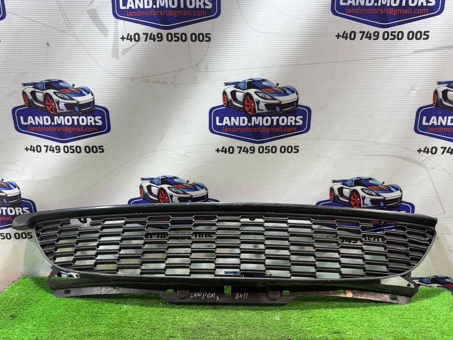 GRILĂ CENTRALĂ BARĂ FAȚĂ MINI COOPER S R56 LCI 2011 1.6 BENZINA 2010-2013 3 USI Hatchback COD OEM 51110442012 51068610 2010-2013