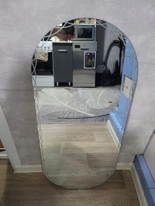 Продам зеркало в хорошем состоянии