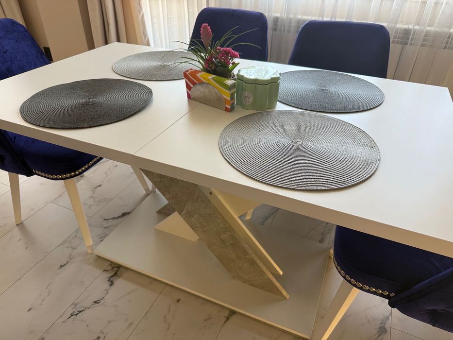 Разтегателна Маса