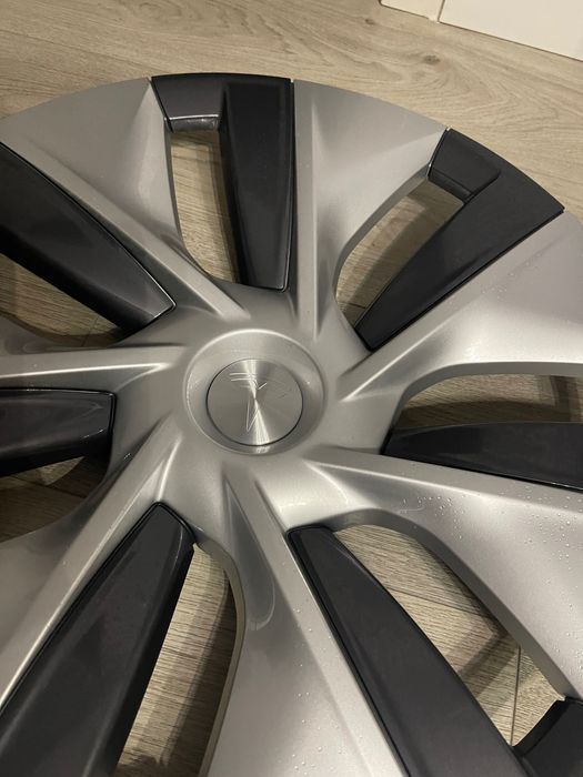 Capace Tesla Model Y Gemini 19”