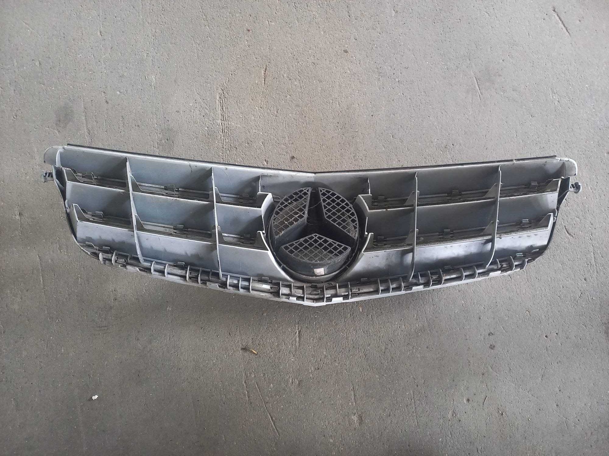 Grila radiator Mercedes C class W204 cod A2048800023