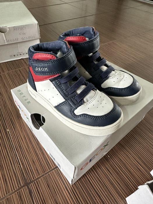 Vand adidasi geox marimea 25