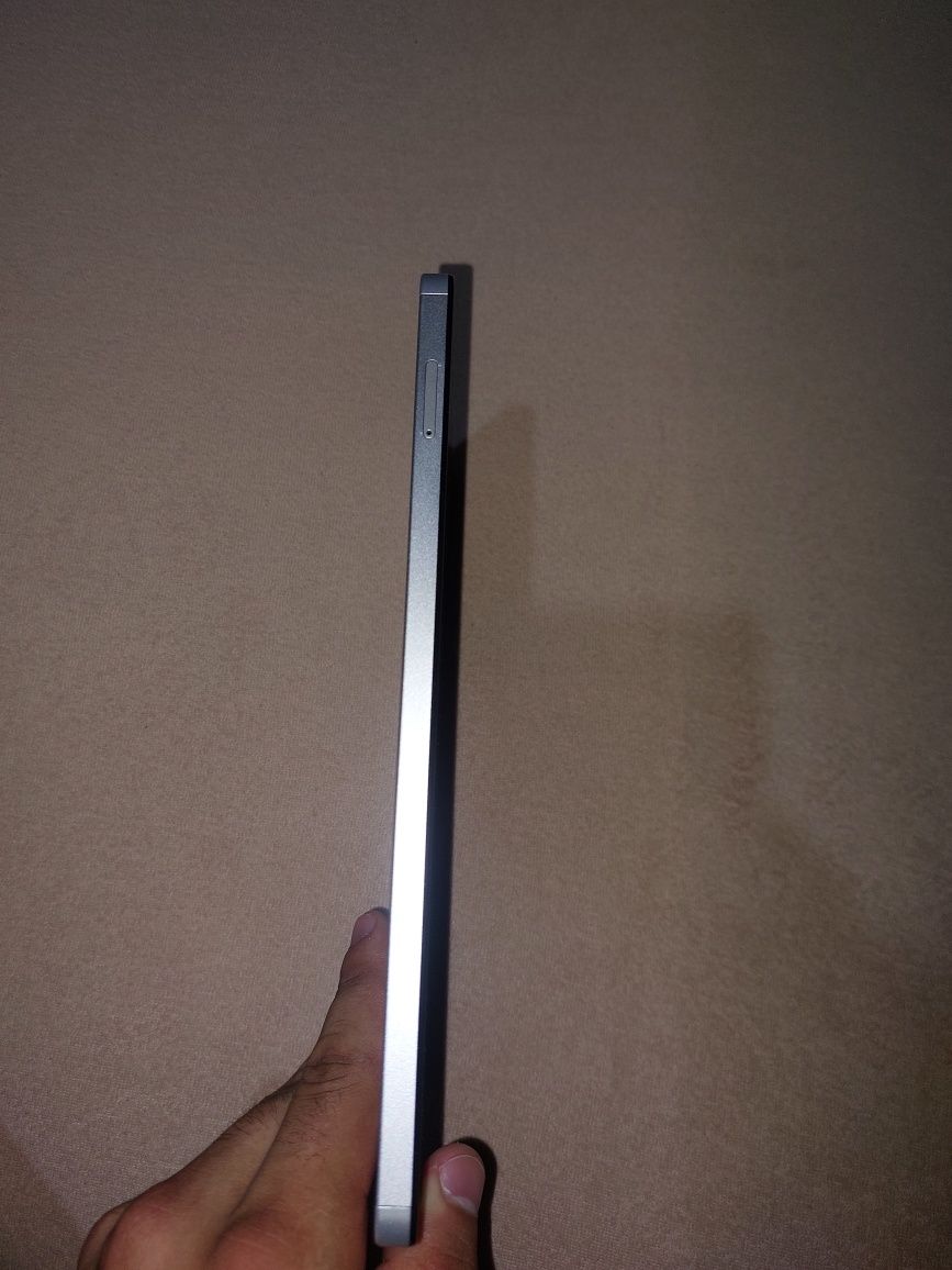 Samsung tab a9 ideal masla 1 oy ham ishlatilmagan hamma joyi radnoy .