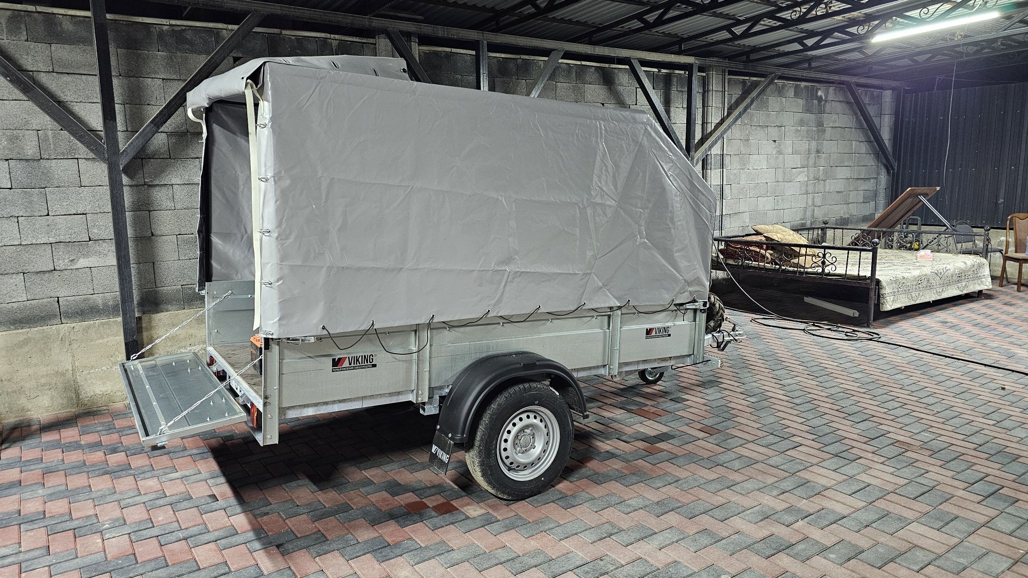 Продам прицеп новый 130х250