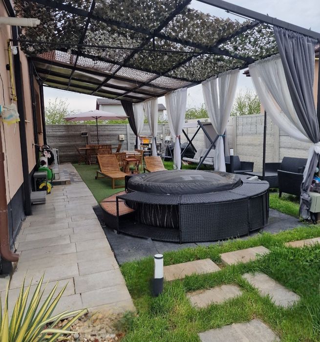 Casa moderna cu piscina si jacuzzi - la 20 min de Bucurest si 5 km A0