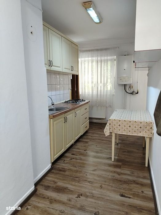 cv 76 G.Cosbuc, apartament 2 camere , etaj II