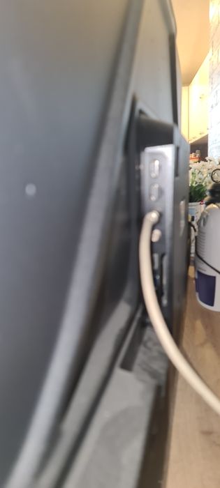 Телевизор Tcl  43 и 50 инча.