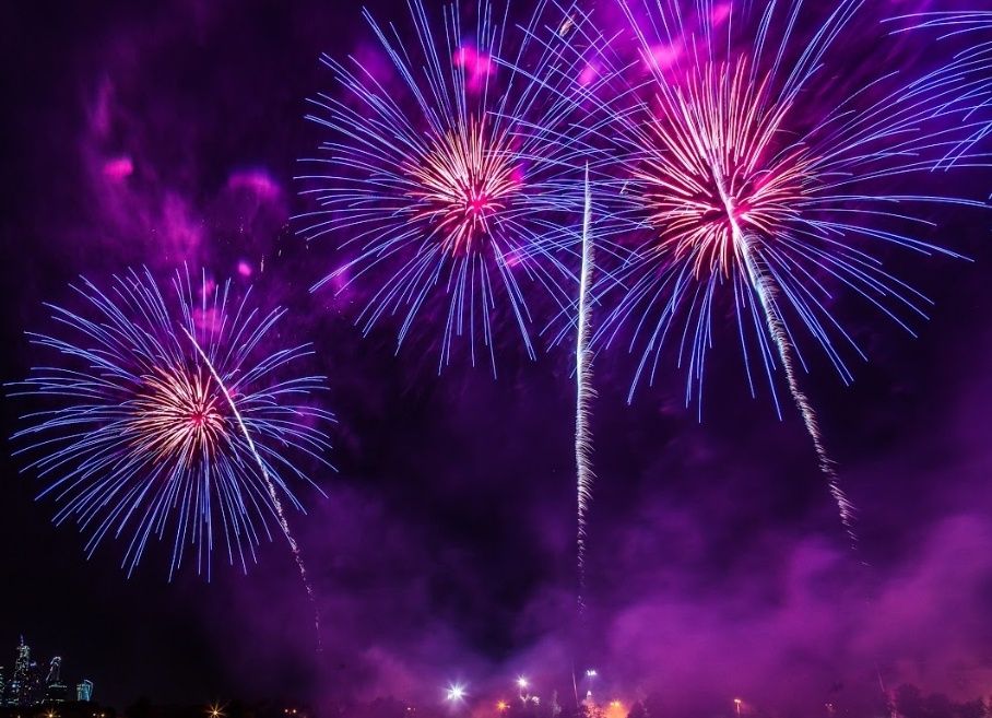 Салюты на Ваш праздник!