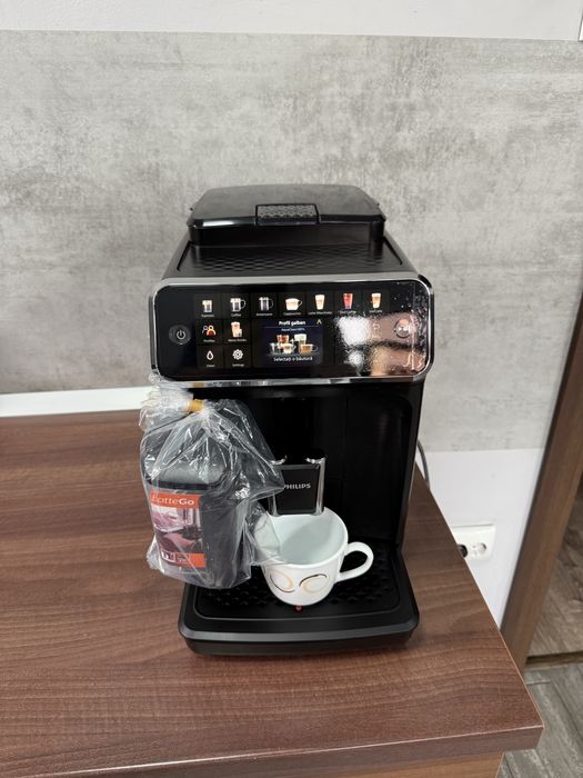 Espresor saeco philips seria 5500 garantie 6 luni