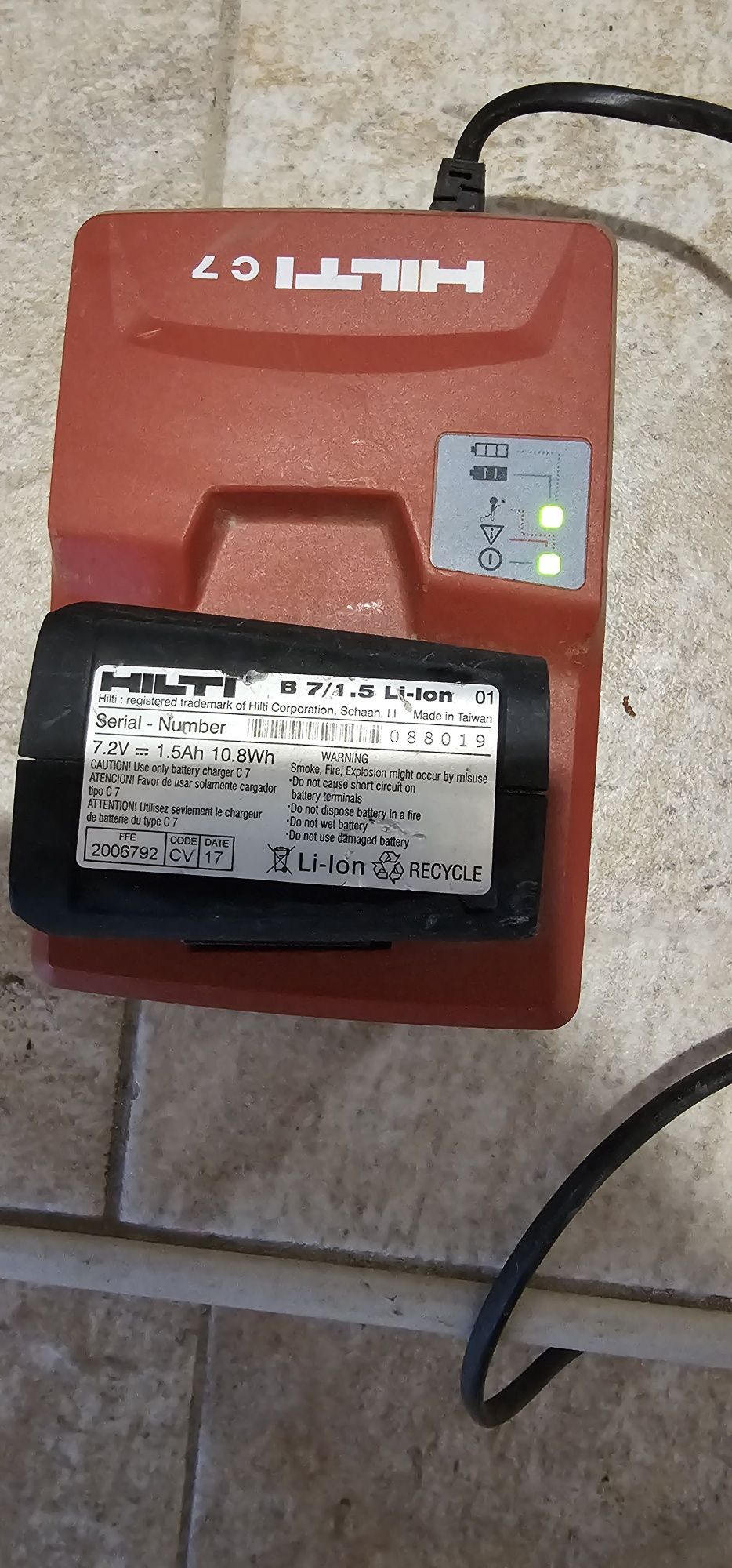 incarcator și acumulator pentru pistol de cuie hilti