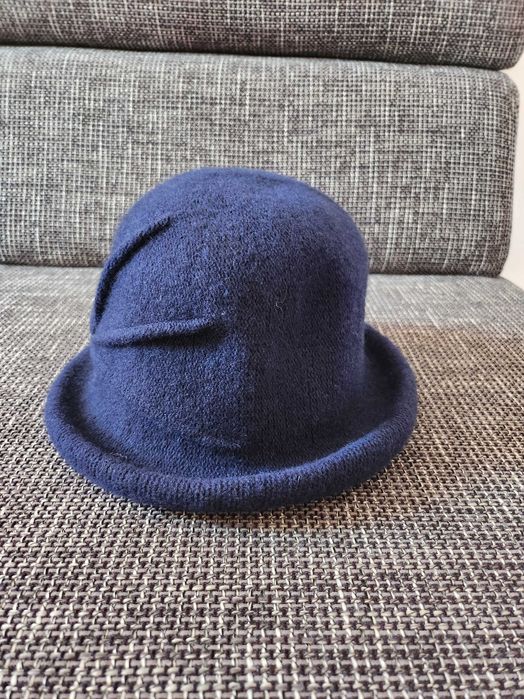 Palarie noua dama 100% lana cloche