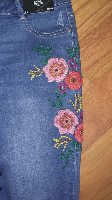 Blugi dama cu broderie