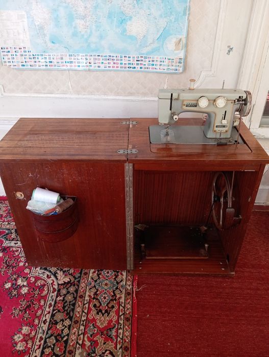 Продам швейную машину
