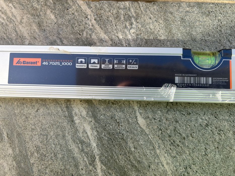 Nivela cu bula cu magnet , profesionala , 1000 mm , made in Germany .