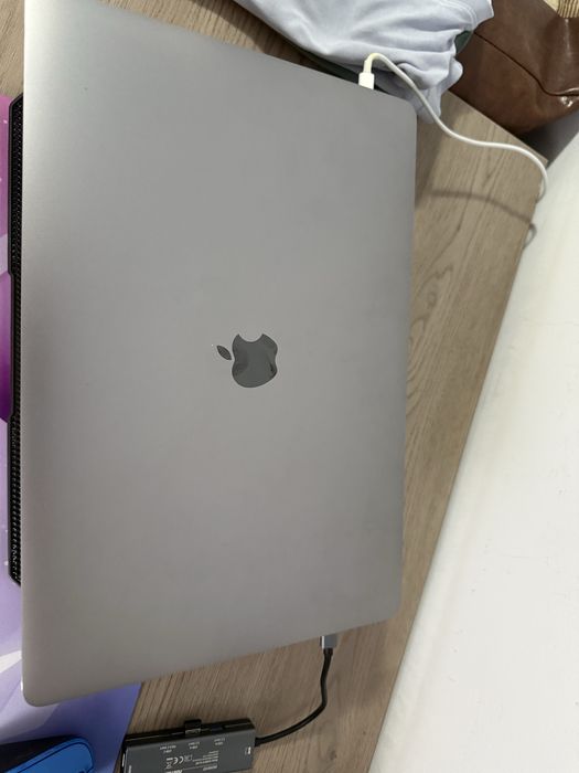 Macbook pro 15 inch 2018
