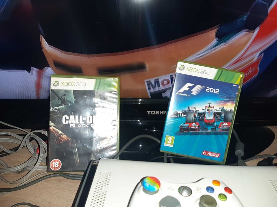 XBOX 360+Безжичен джойстик+2 игри
