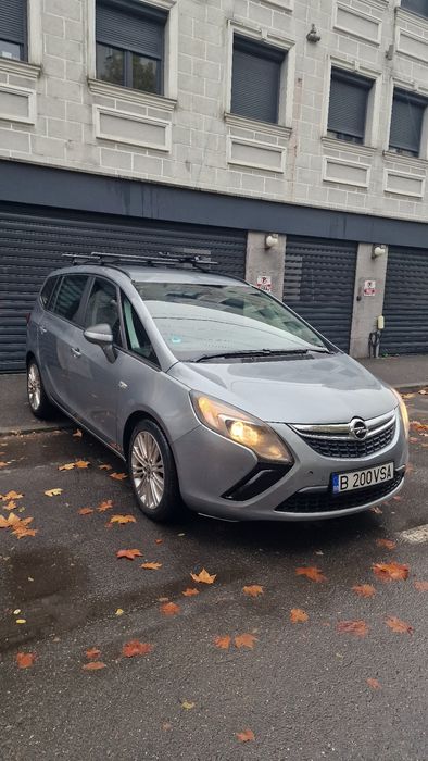 OpeL ZaFira Tourrer  An 2013 - Euro 5 - Proprietar - Ambreiaj Nou Cu F