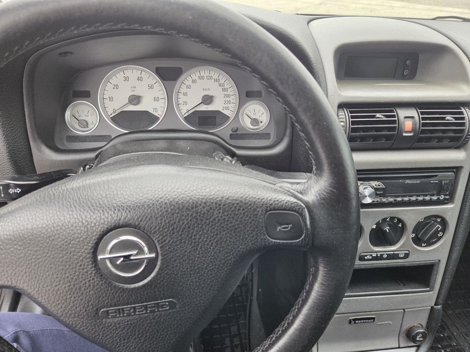 Опел Астра Бертоне