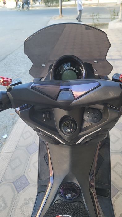 YAMAHA N MAX I срочно сотилади