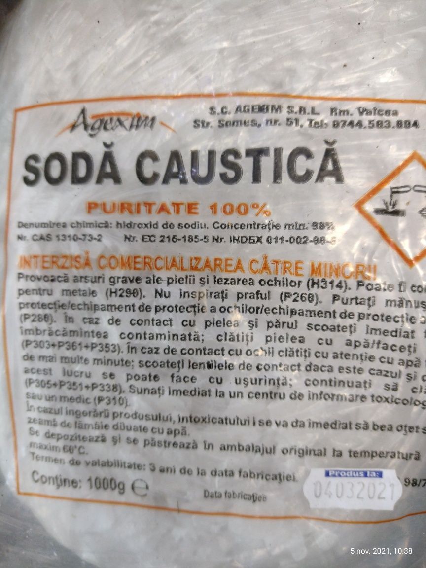 Vând soda caustica