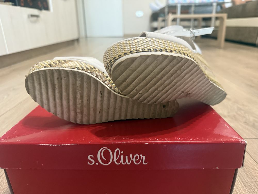Дамски сандали на платфотма s’oliver 38 бели