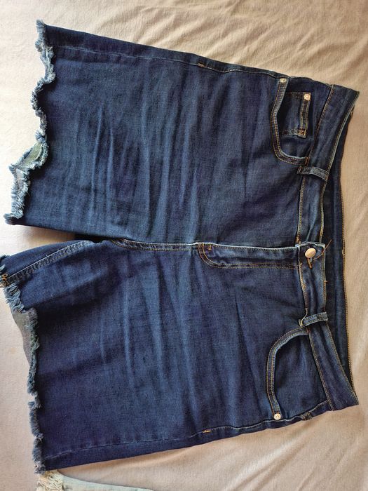 Pantaloni scurți elastici