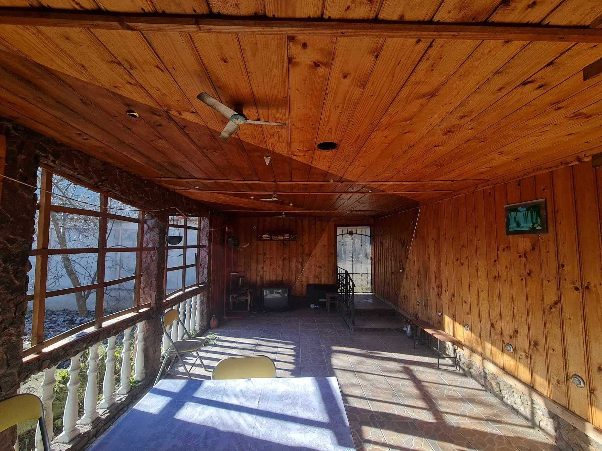 Casa Govora Sat - Gurisoara , 2 case in   aceeasi curte