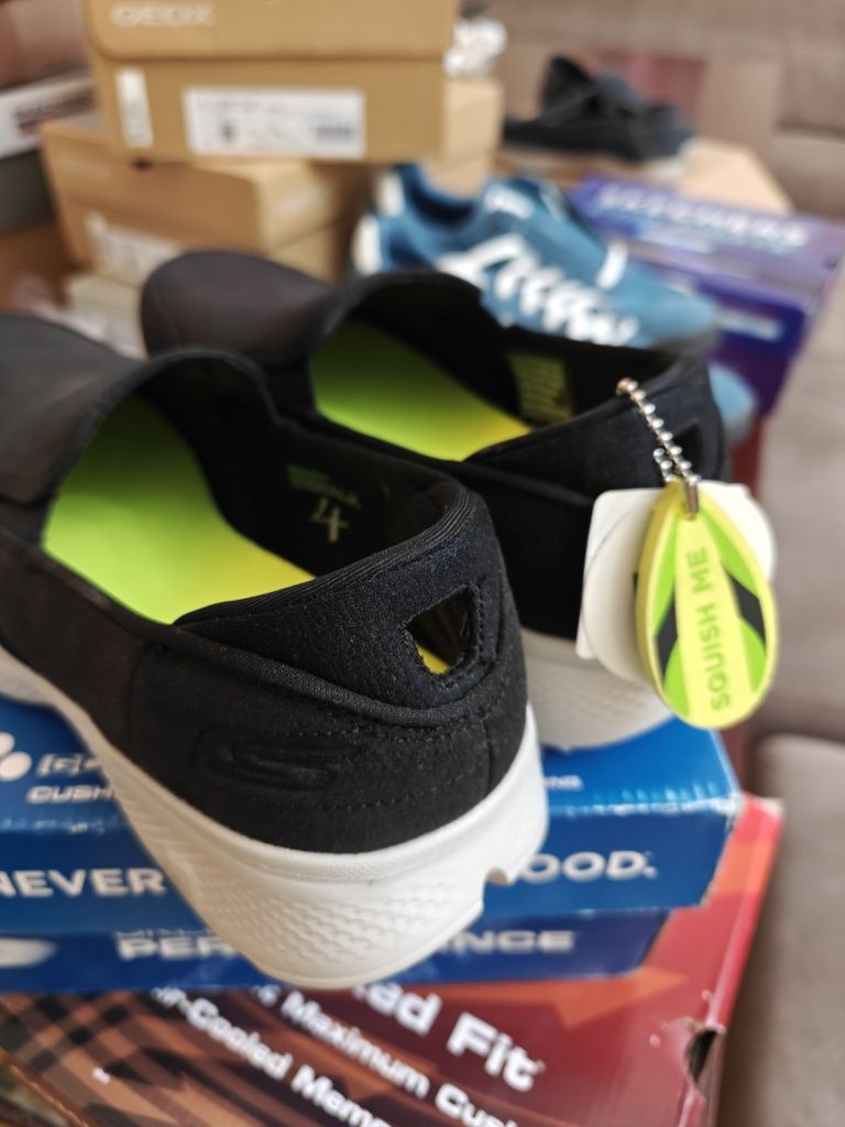 Слипоны Skechers со скидкой