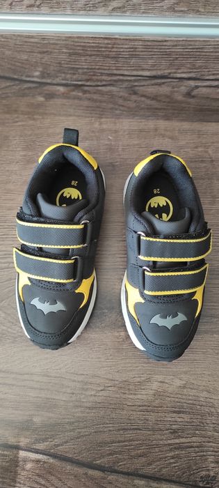 Adidasi Batman noi marimea 28