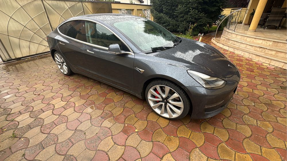 Tesla Model 3 Performance – 2019 AWD – 520 CP Garantie 2027
