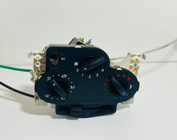 Panou comanda AC  69570002 Dacia Logan prima generatie