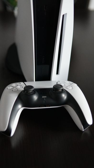 Продавам PlayStation 5 в отлично състояние – готов за игра!