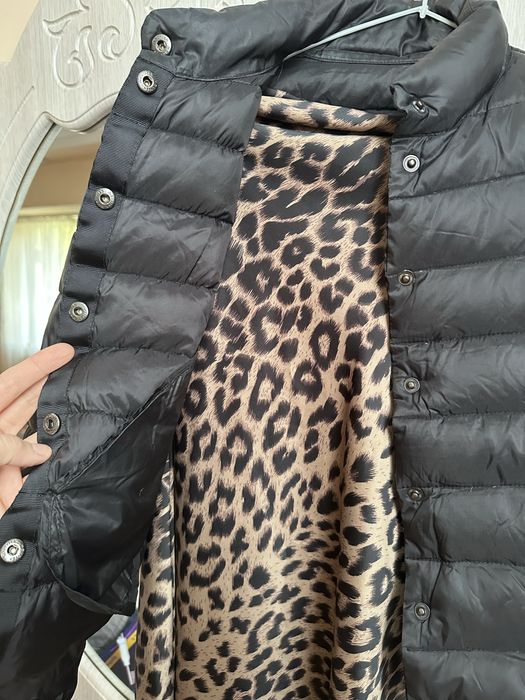 Куртка пуховик черный качественый короткий ,