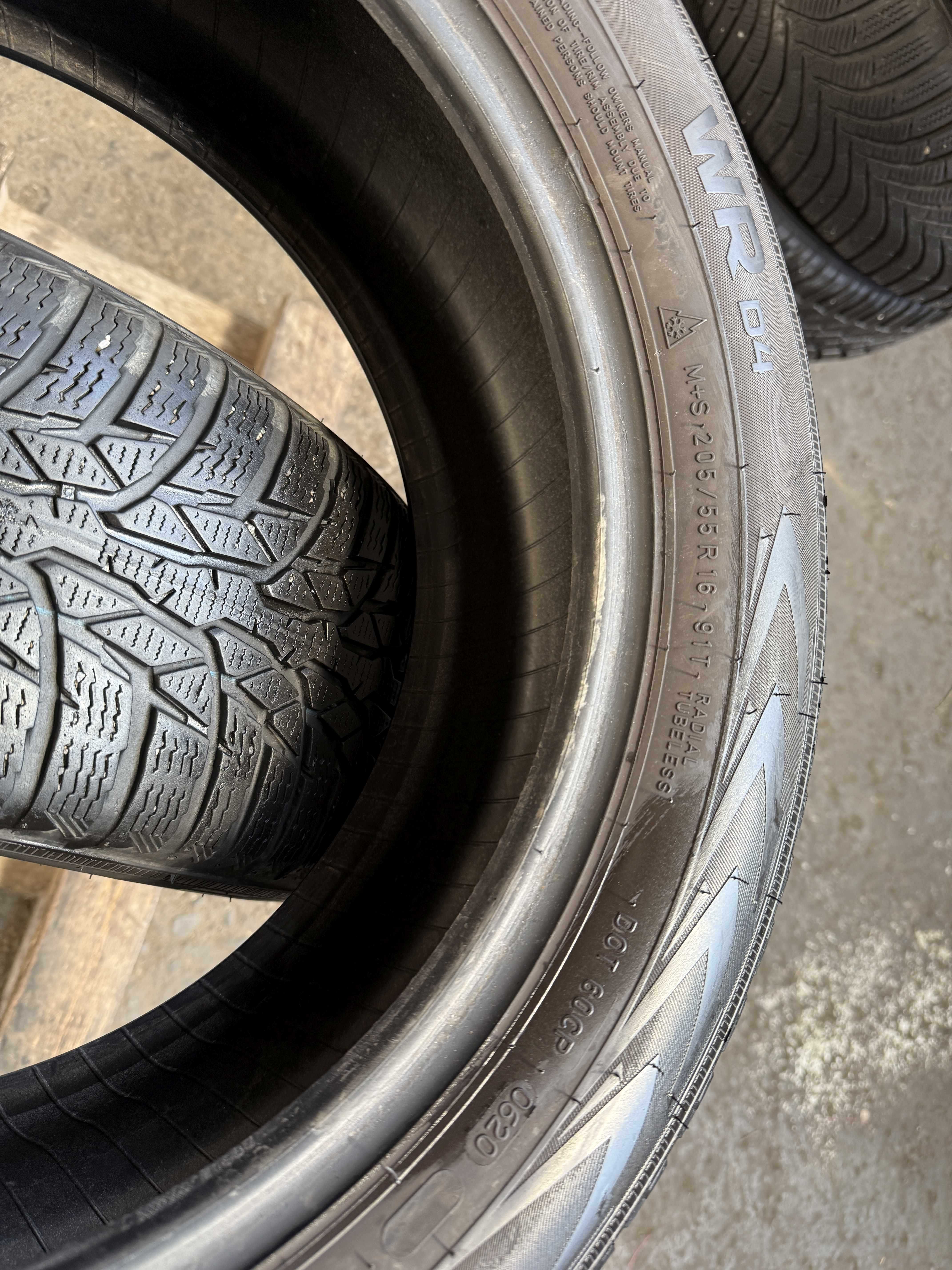 SET 2 Anvelope Iarna 205/55 R16 91T NOKIAN  WRD4