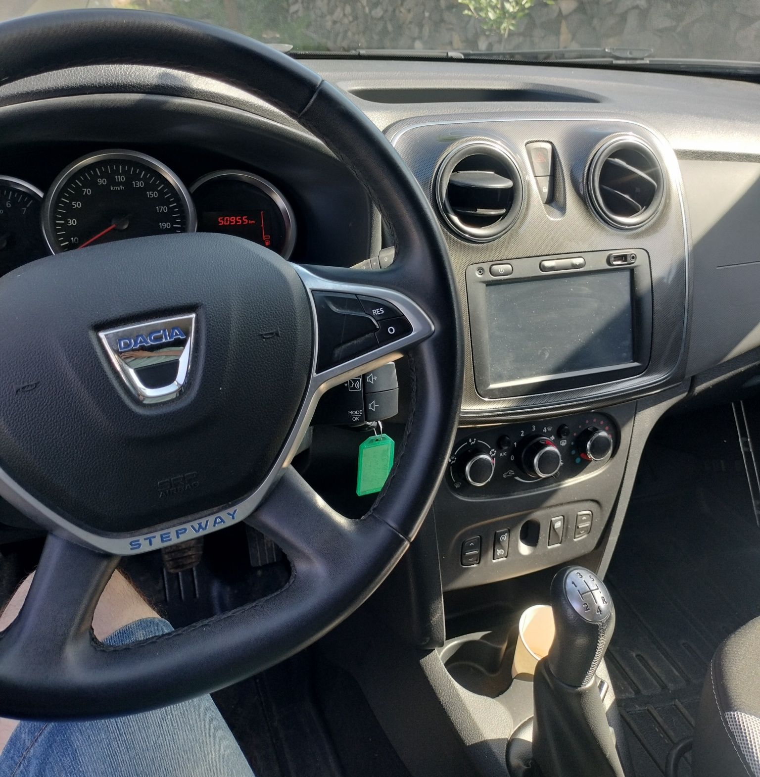 Vând Dacia Sandero Stepwey 
Motor 0.9+ GPL
An 2019 
51.000 km 
Nerulat