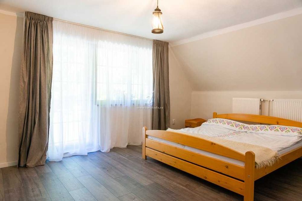 Inchiriez Cabana The Forest din Poiana Horea liber weekend 1 Decembrie