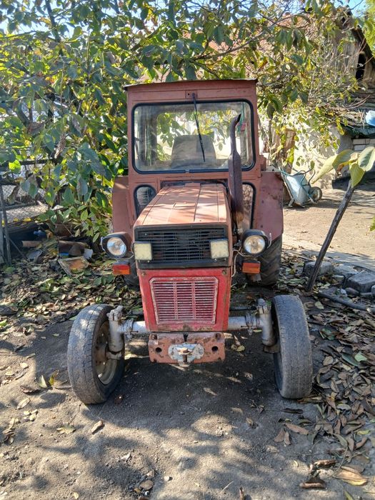 Vând tractor, remorca și plug