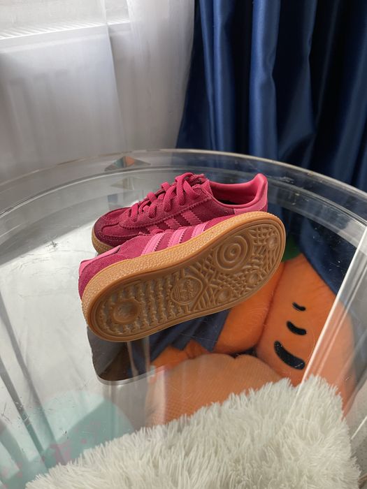 Adidas почти нови 25/26 номер